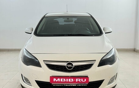 Opel Astra J, 2011 год, 635 000 рублей, 2 фотография