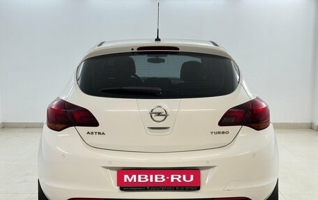 Opel Astra J, 2011 год, 635 000 рублей, 3 фотография