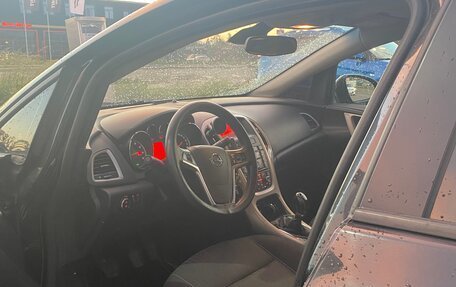 Opel Astra J, 2011 год, 374 000 рублей, 10 фотография