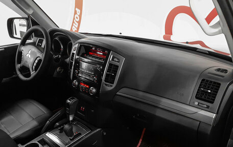 Mitsubishi Pajero IV, 2015 год, 2 790 000 рублей, 10 фотография