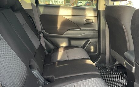 Mitsubishi Outlander III рестайлинг 3, 2019 год, 1 675 000 рублей, 16 фотография
