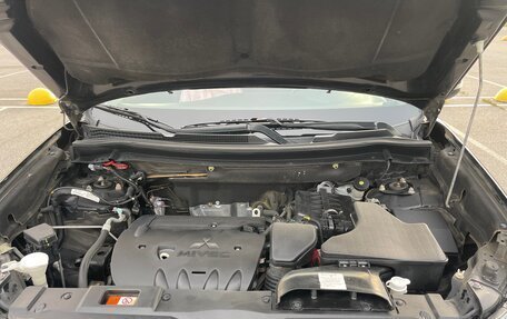 Mitsubishi Outlander III рестайлинг 3, 2019 год, 1 675 000 рублей, 30 фотография