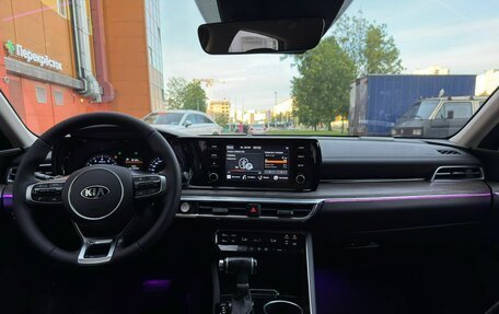 KIA K5, 2021 год, 2 400 000 рублей, 12 фотография