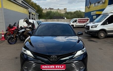 Toyota Camry, 2018 год, 2 400 000 рублей, 2 фотография
