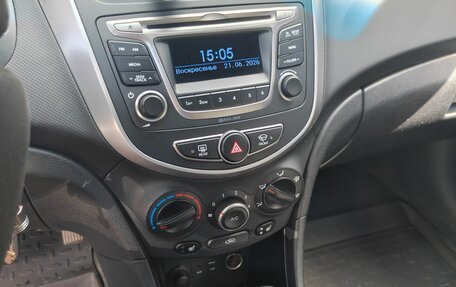 Hyundai Solaris II рестайлинг, 2016 год, 1 150 000 рублей, 17 фотография