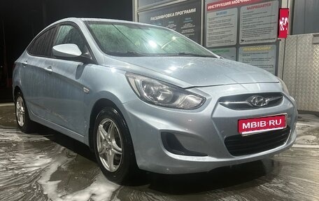 Hyundai Solaris II рестайлинг, 2011 год, 650 000 рублей, 1 фотография