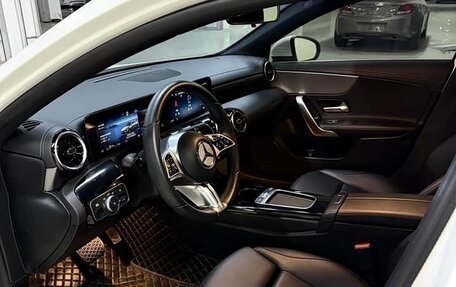 Mercedes-Benz A-Класс, 2023 год, 1 750 000 рублей, 10 фотография
