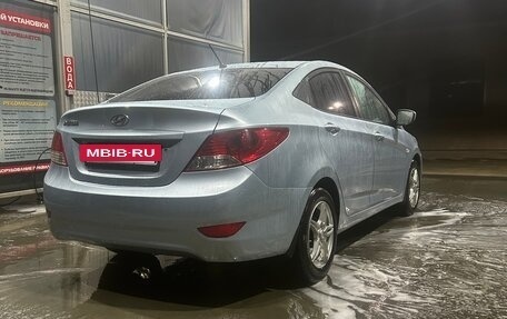 Hyundai Solaris II рестайлинг, 2011 год, 650 000 рублей, 3 фотография