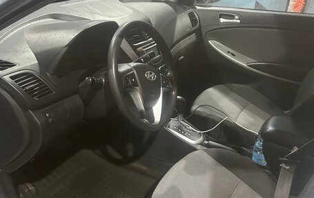 Hyundai Solaris II рестайлинг, 2011 год, 650 000 рублей, 5 фотография