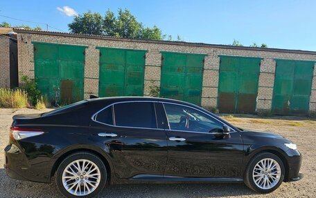 Toyota Camry, 2020 год, 3 750 000 рублей, 4 фотография