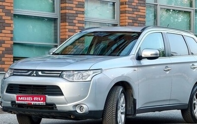 Mitsubishi Outlander III рестайлинг 3, 2014 год, 2 800 000 рублей, 1 фотография