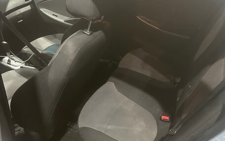 Hyundai Solaris II рестайлинг, 2011 год, 650 000 рублей, 6 фотография
