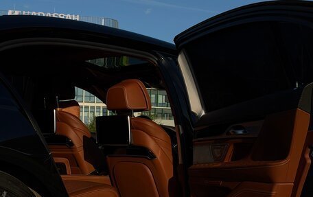 BMW 7 серия, 2019 год, 7 700 000 рублей, 19 фотография