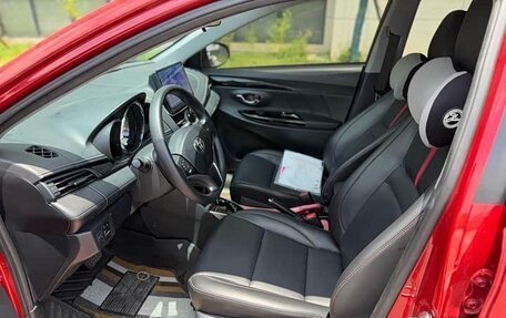 Toyota Yaris XP150 рестайлинг, 2022 год, 1 350 000 рублей, 6 фотография