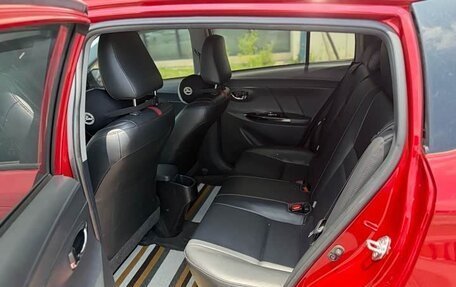 Toyota Yaris XP150 рестайлинг, 2022 год, 1 350 000 рублей, 8 фотография