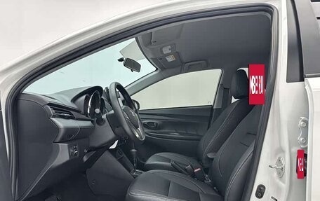 Toyota Yaris XP150 рестайлинг, 2022 год, 1 400 000 рублей, 5 фотография