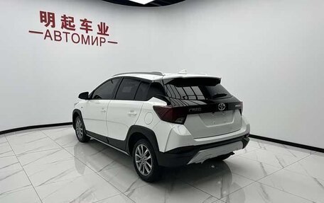 Toyota Yaris XP150 рестайлинг, 2022 год, 1 400 000 рублей, 11 фотография