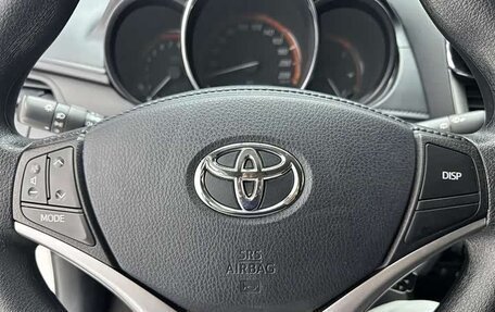 Toyota Yaris XP150 рестайлинг, 2022 год, 1 400 000 рублей, 13 фотография