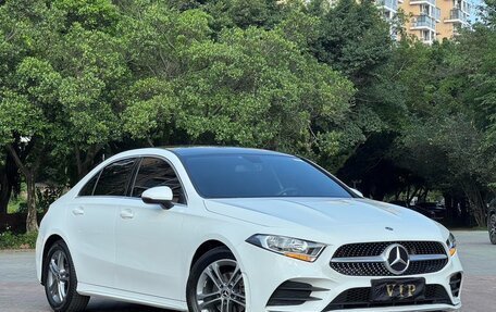 Mercedes-Benz A-Класс, 2022 год, 1 970 000 рублей, 3 фотография