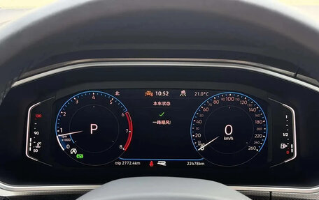 Volkswagen T-Roc I, 2023 год, 1 799 999 рублей, 5 фотография