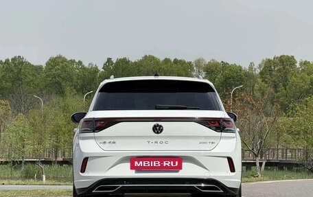 Volkswagen T-Roc I, 2023 год, 1 799 999 рублей, 6 фотография