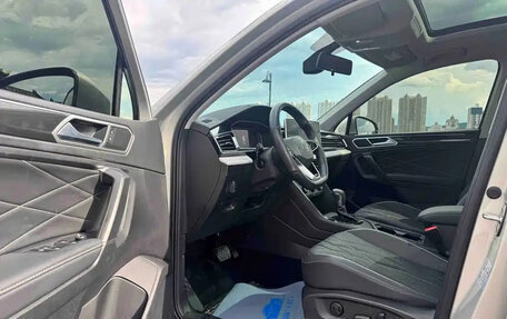 Volkswagen Tiguan II, 2022 год, 2 450 000 рублей, 8 фотография