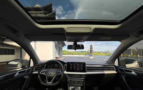 Volkswagen Tiguan II, 2022 год, 2 450 000 рублей, 12 фотография