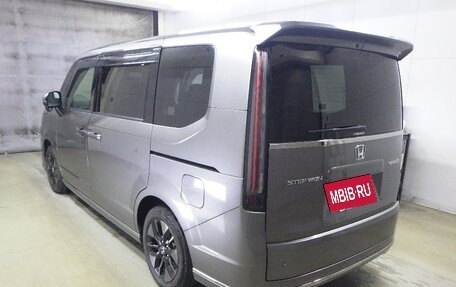 Honda Stepwgn, 2023 год, 2 160 000 рублей, 4 фотография