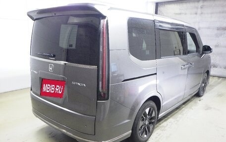Honda Stepwgn, 2023 год, 2 160 000 рублей, 2 фотография