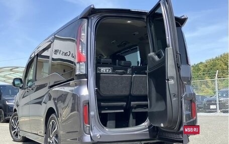 Honda Stepwgn IV, 2021 год, 1 880 000 рублей, 15 фотография