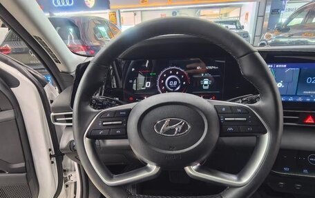 Hyundai Elantra, 2023 год, 1 480 000 рублей, 7 фотография