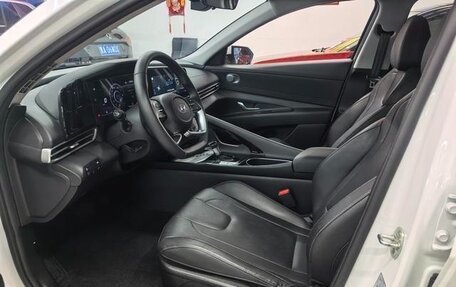 Hyundai Elantra, 2023 год, 1 480 000 рублей, 13 фотография