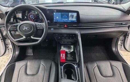 Hyundai Elantra, 2023 год, 1 480 000 рублей, 6 фотография