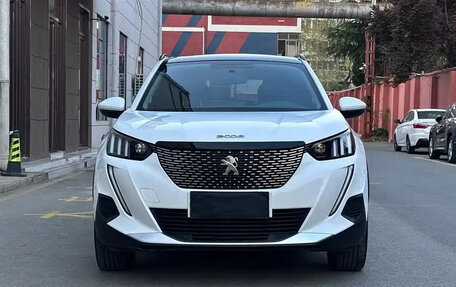 Peugeot 2008 II, 2022 год, 1 345 000 рублей, 2 фотография