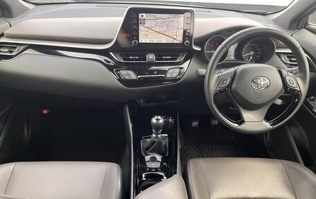 Toyota C-HR I рестайлинг, 2022 год, 1 470 100 рублей, 10 фотография
