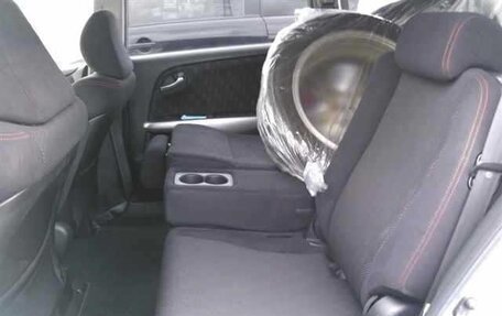 Honda Stream II, 2011 год, 900 000 рублей, 10 фотография