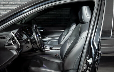 Toyota Camry, 2018 год, 2 760 000 рублей, 10 фотография
