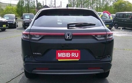 Honda Vezel, 2022 год, 1 800 000 рублей, 5 фотография