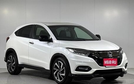 Honda Vezel, 2020 год, 1 700 000 рублей, 3 фотография