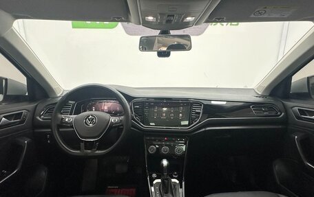 Volkswagen T-Roc I, 2021 год, 1 820 000 рублей, 13 фотография