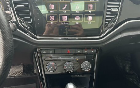 Volkswagen T-Roc I, 2021 год, 1 820 000 рублей, 14 фотография