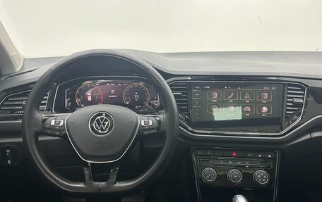 Volkswagen T-Roc I, 2021 год, 1 820 000 рублей, 11 фотография