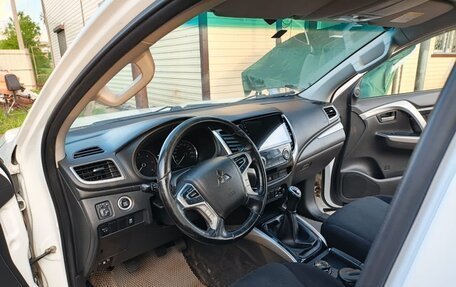 Mitsubishi Pajero Sport III рестайлинг, 2019 год, 2 400 000 рублей, 6 фотография