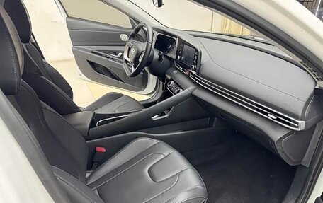 Hyundai Elantra, 2022 год, 1 260 000 рублей, 7 фотография
