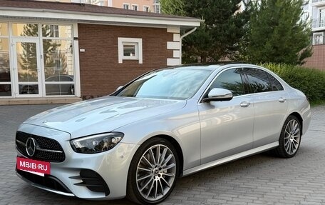 Mercedes-Benz E-Класс, 2022 год, 6 350 000 рублей, 4 фотография