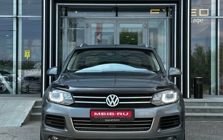 Volkswagen Touareg III, 2010 год, 1 680 000 рублей, 2 фотография