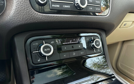 Volkswagen Touareg III, 2010 год, 1 680 000 рублей, 12 фотография