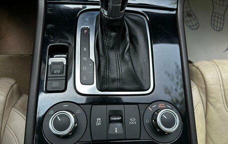 Volkswagen Touareg III, 2010 год, 1 680 000 рублей, 14 фотография