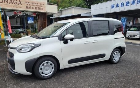 Toyota Sienta, 2023 год, 1 146 000 рублей, 2 фотография