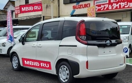 Toyota Sienta, 2023 год, 1 146 000 рублей, 6 фотография